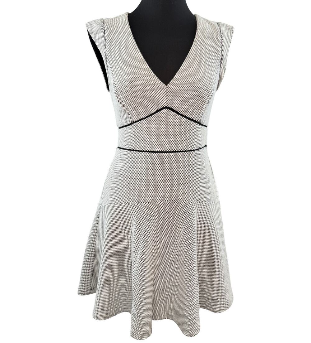 Rebecca Taylor Black White Fit & Flare Dress Textured V-Neck Cap Sleeve Size 8